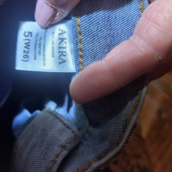 AKIRA GORGOUS FLORAL PATCHWORK - Picture 4 of 8